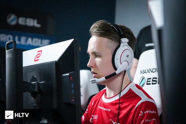 从去年夏季赛至今EDG已经收获十三连败